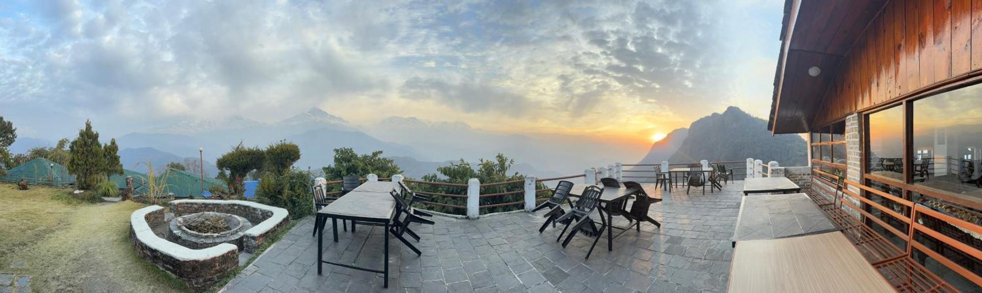 Es Deurali Resort Покхара Екстер'єр фото